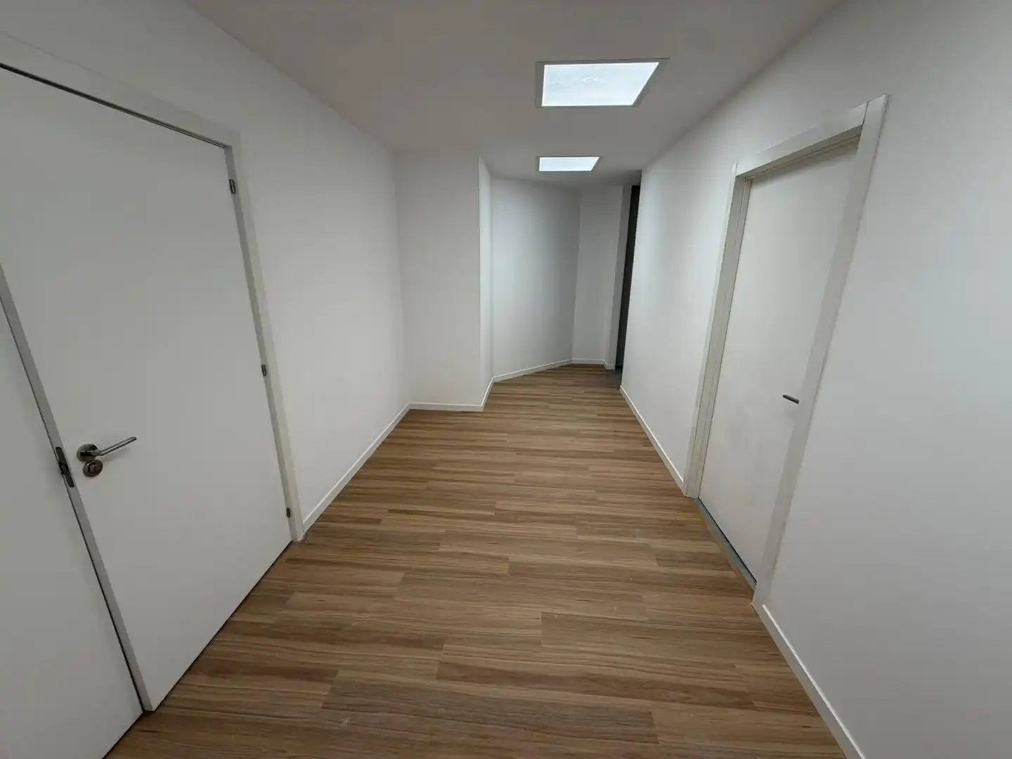 Local commercial à louer à Casc Urbà, imagen 10