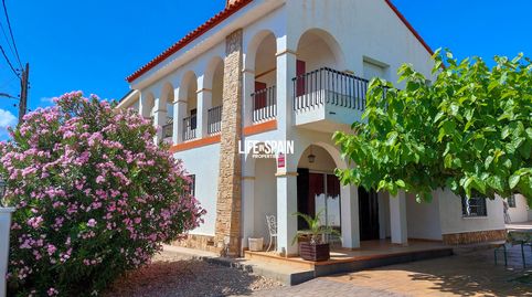 Villa con piscina, licencia turistica, agua y luz de red y pozo proprio