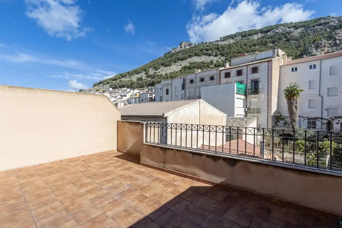 Casa adosada en venda a Torres