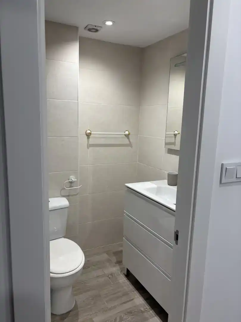 Bany de Pis en venda en Torrelavega  amb Balcó