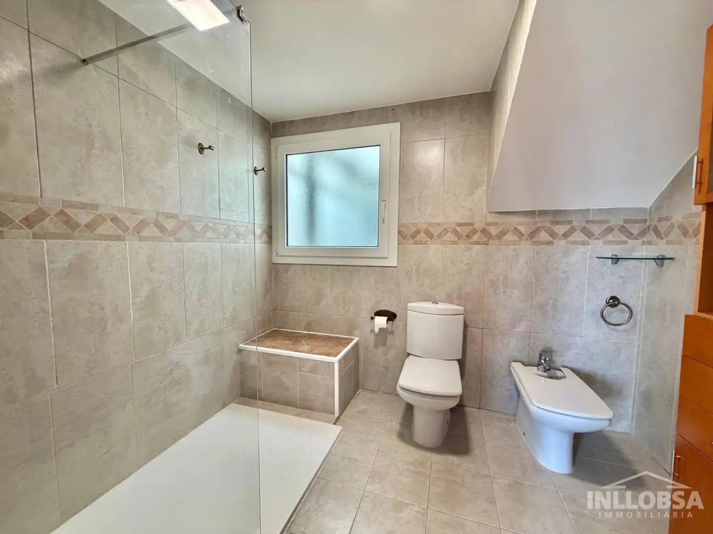 Bathroom of Attic for rent in Manresa  with Air Conditioner, Heating and Terrace
