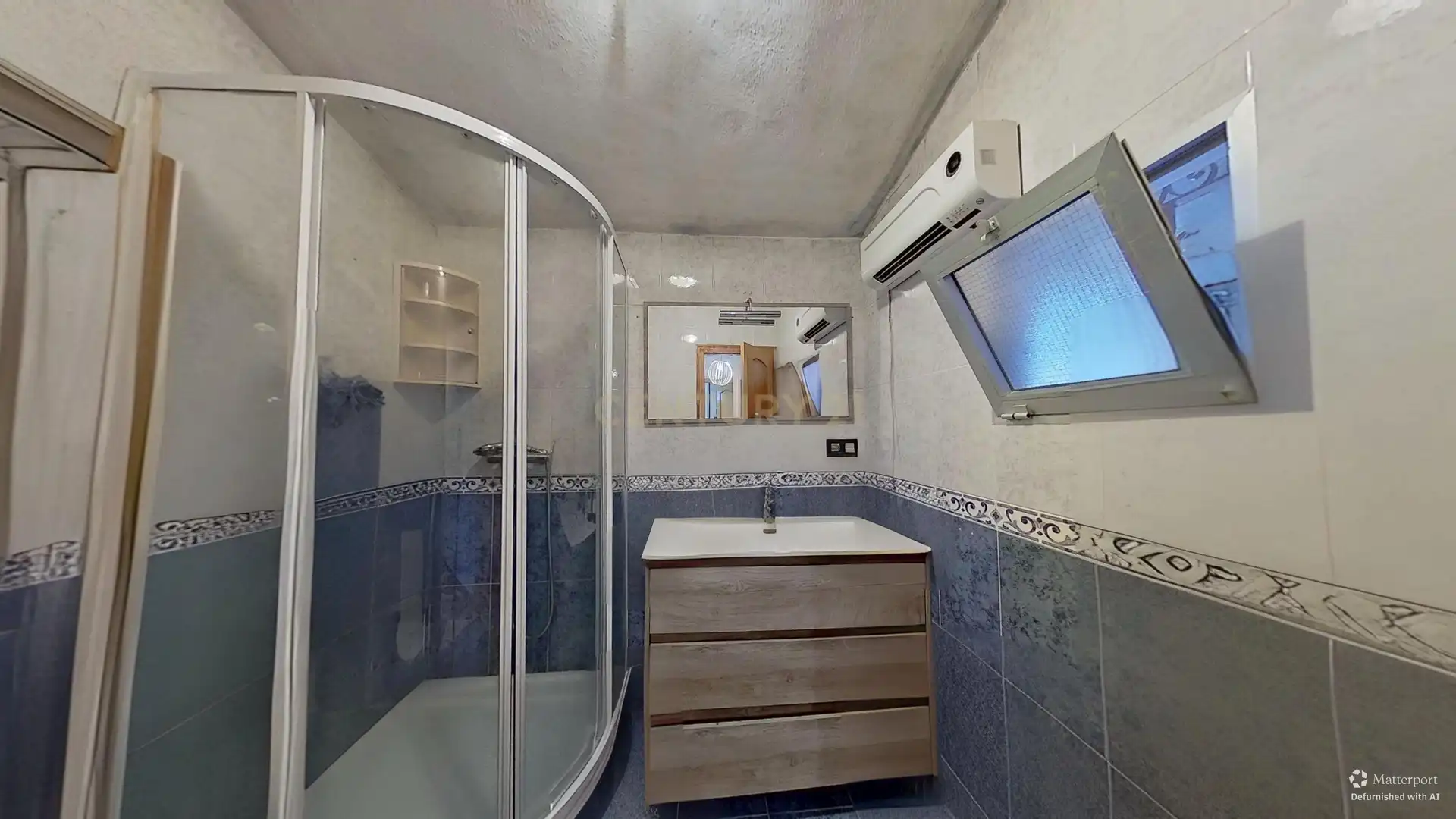 Bany de Casa o xalet en venda en Cártama amb Jardí privat, Traster i Piscina