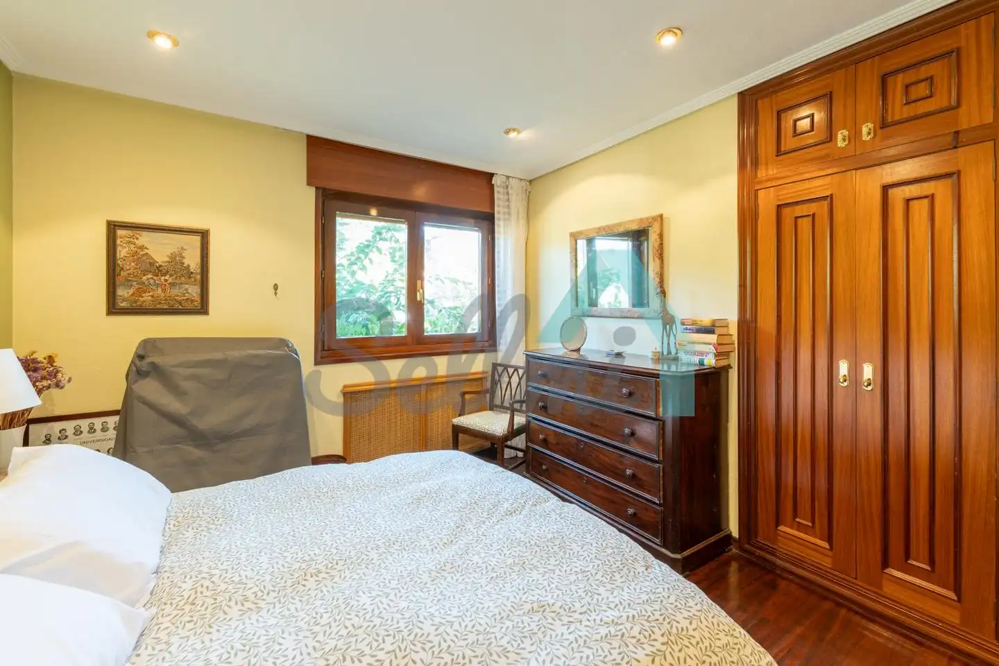 Bedroom of Detached homes for sale in Llanes  with Heating, Private garden and Parquet flooring