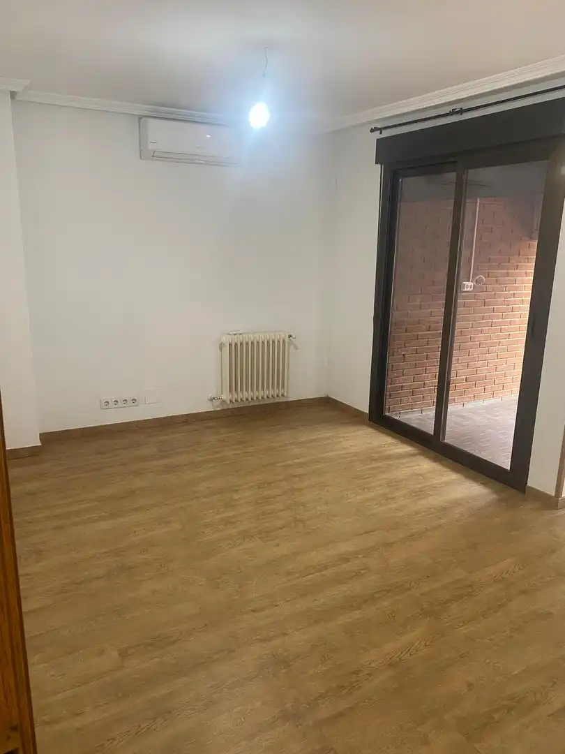 Bedroom of Flat for rent in Getafe  with Air Conditioner, Heating and Terrace