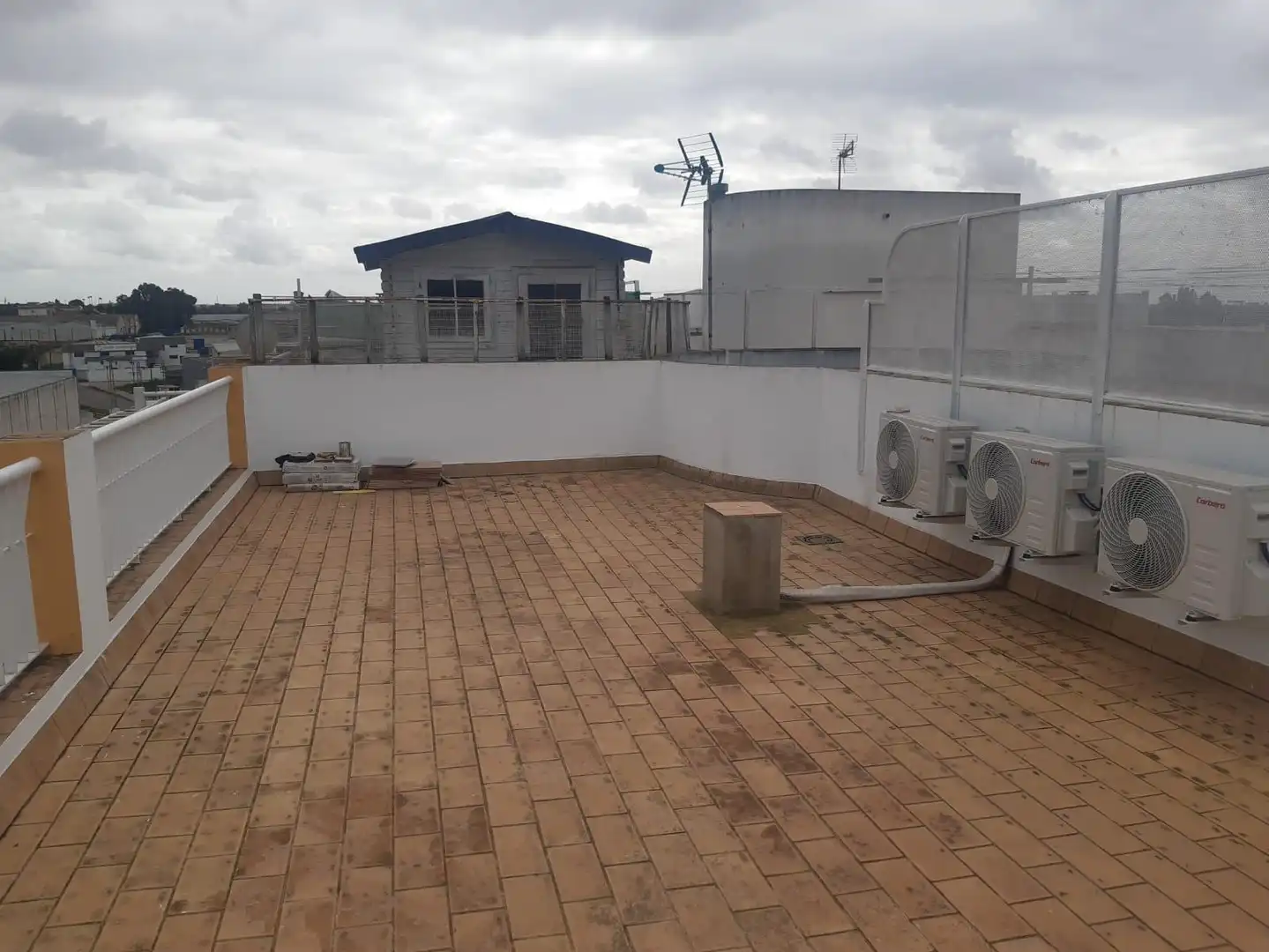 Terraza de Ático en venta en Dos Hermanas con Aire acondicionado, Terraza y Alarma