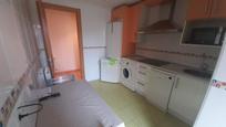 Cuina de Pis en venda en San Andrés del Rabanedo amb Calefacció, Parquet i Terrassa