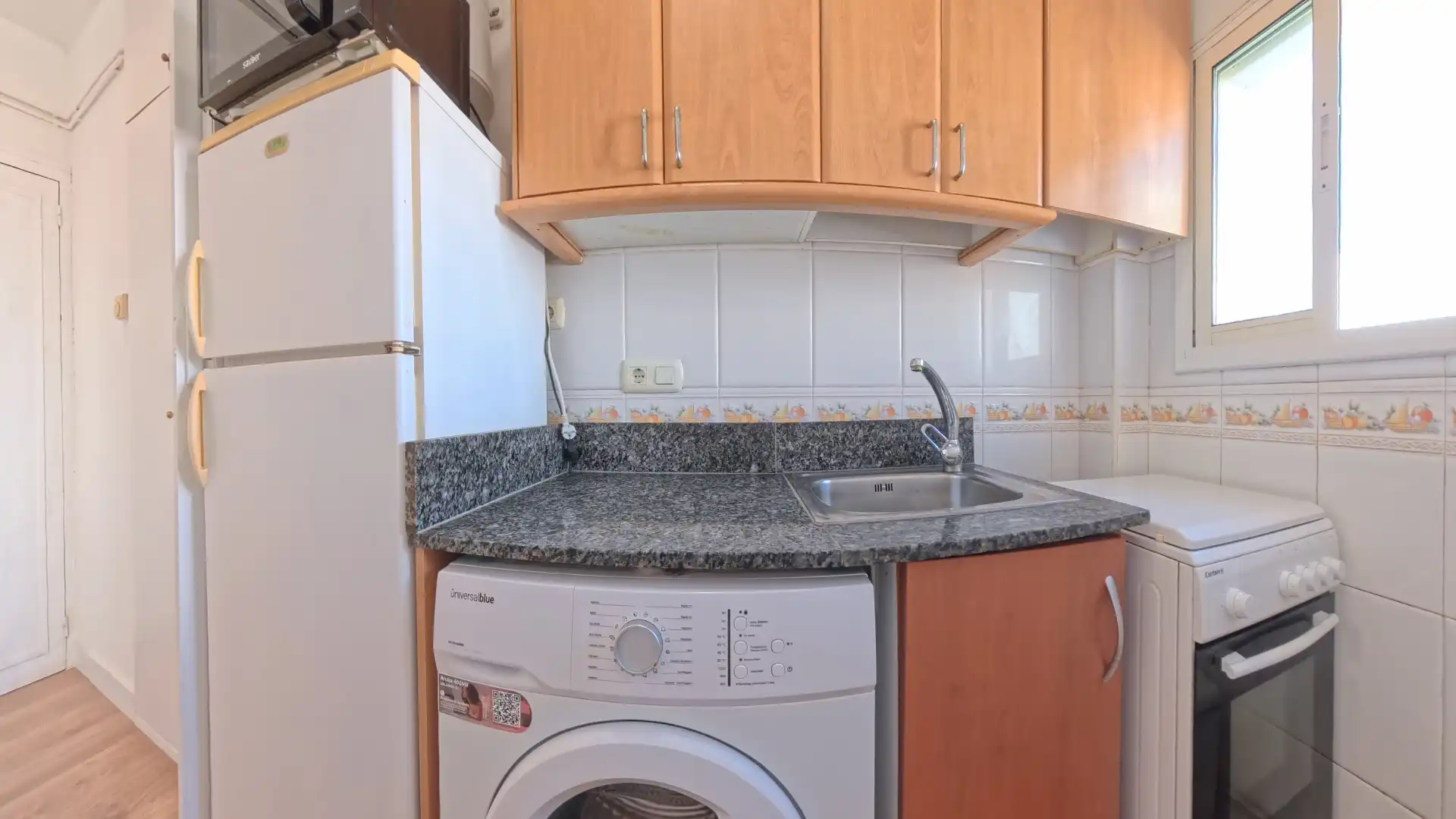 Cuina de Estudi en venda en Calafell amb Parquet, Moblat i Balcó