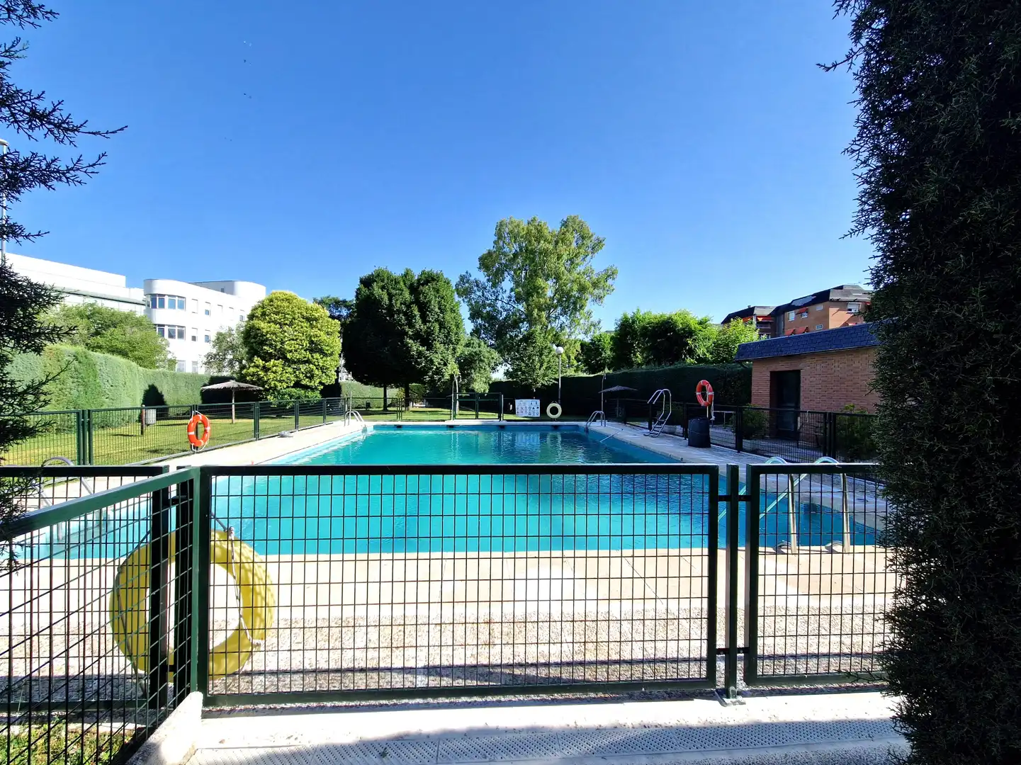 Piscina de Piso en venta en Leganés con Calefacción, Trastero y Amueblado