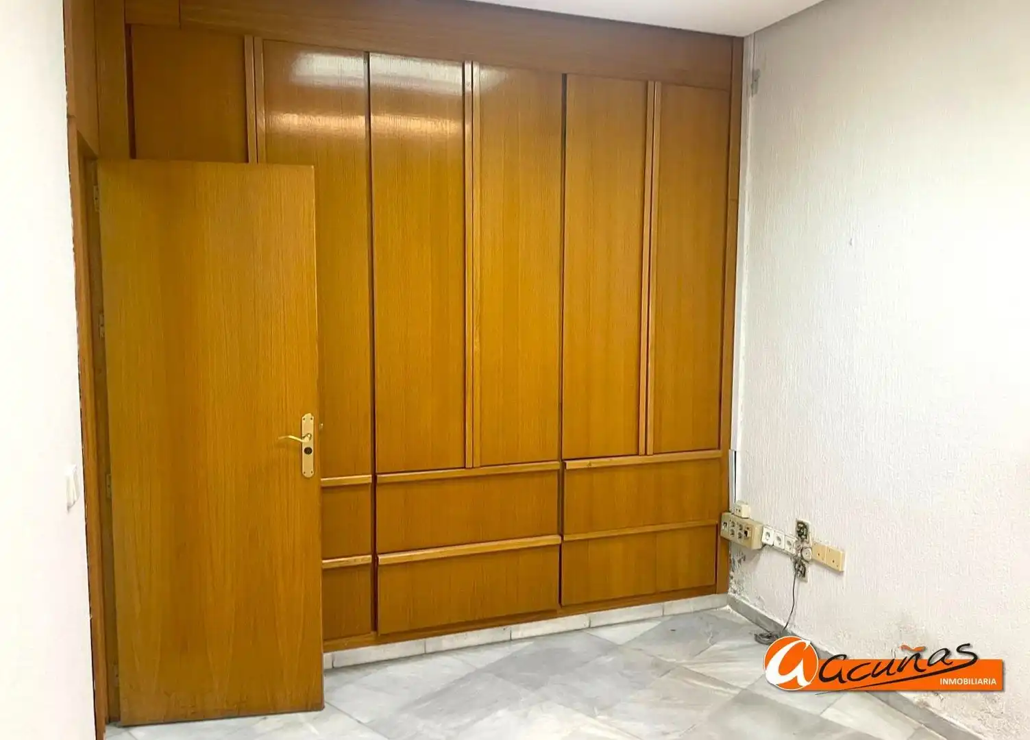 Dormitori de Local en venda en Antequera