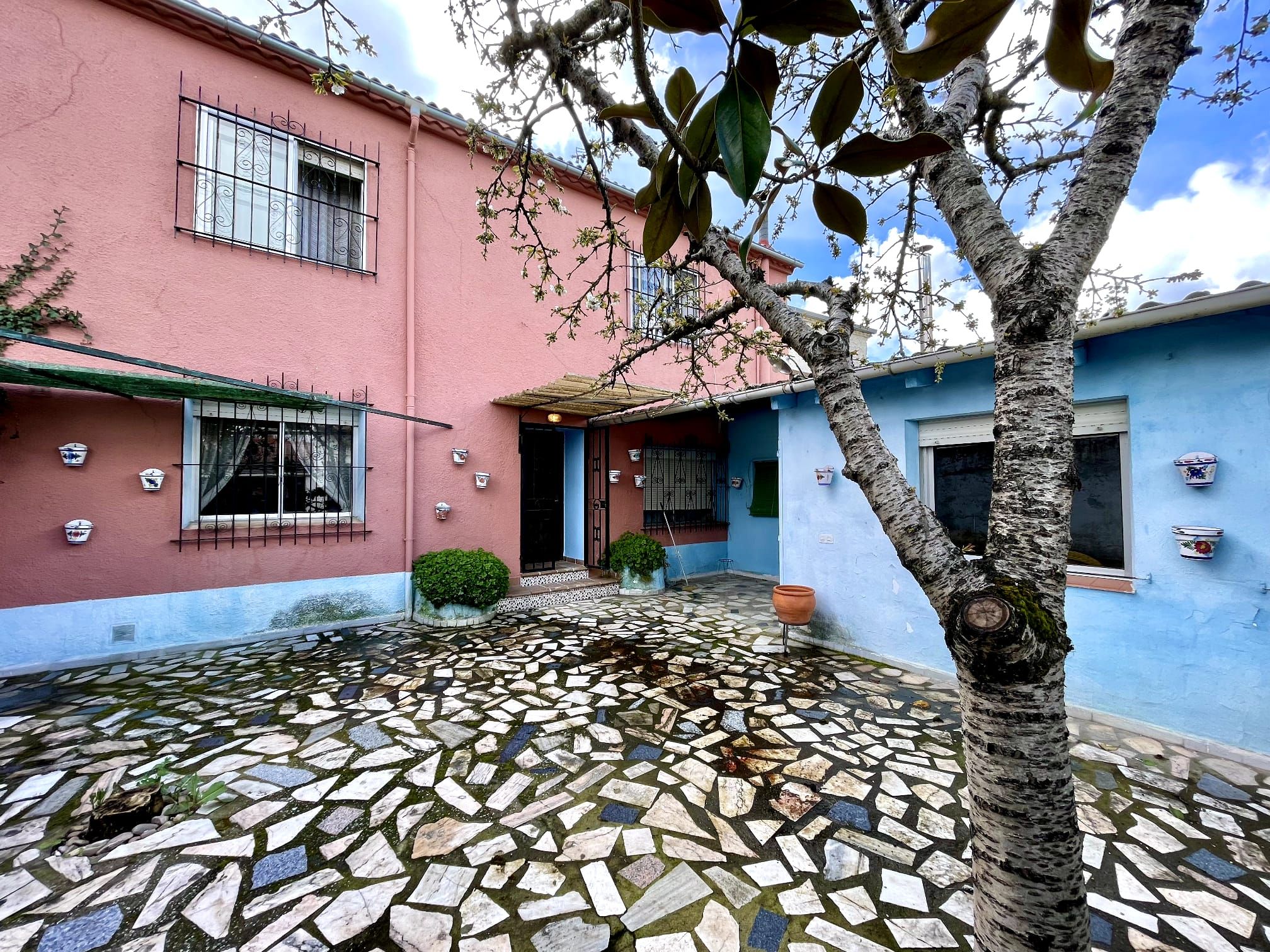 Vista exterior de Casa o xalet en venda en Quintanilla de Onésimo amb Calefacció, Jardí privat i Terrassa