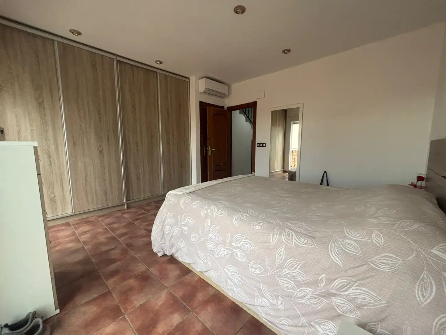 Habitación de Casa adosada en venta en Los Montesinos con Aire acondicionado, Terraza y Amueblado