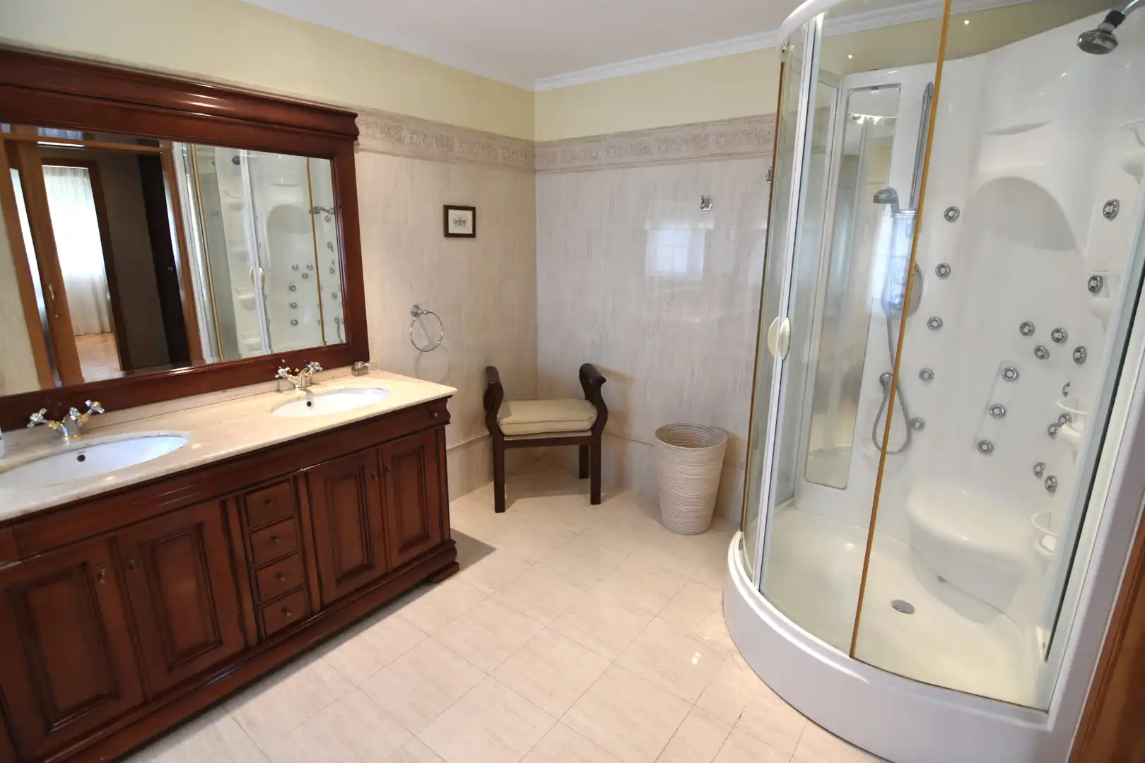 Baño de Casa o chalet en venta en Bergondo con Calefacción, Jardín privado y Parquet