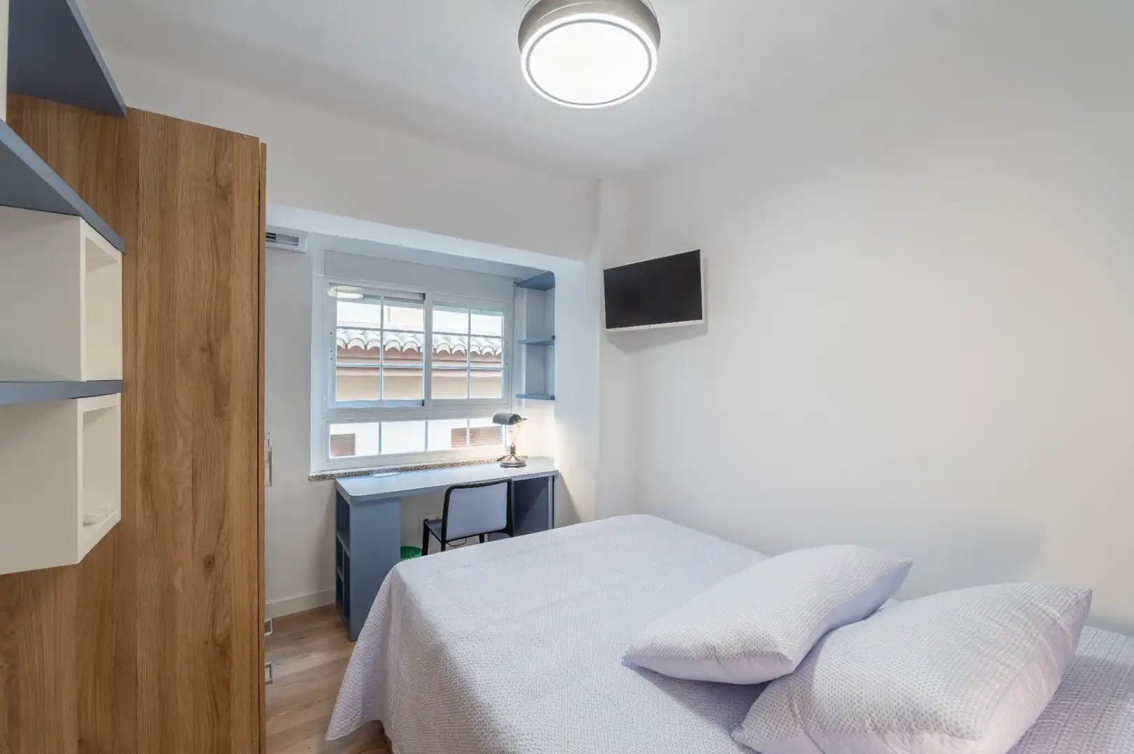 Bedroom of Flat for rent in Granada  with Air Conditioner, Heating and Furnished