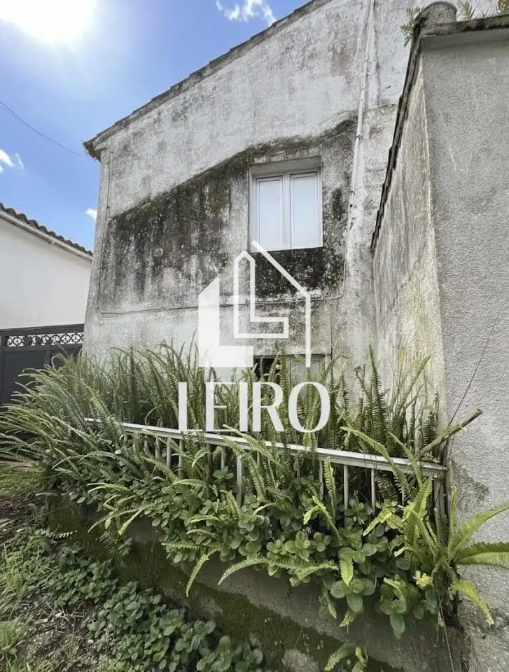 Vista exterior de Finca rústica en venda en Vilagarcía de Arousa amb Jardí privat