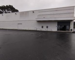 Industrial buildings to rent in Fene
