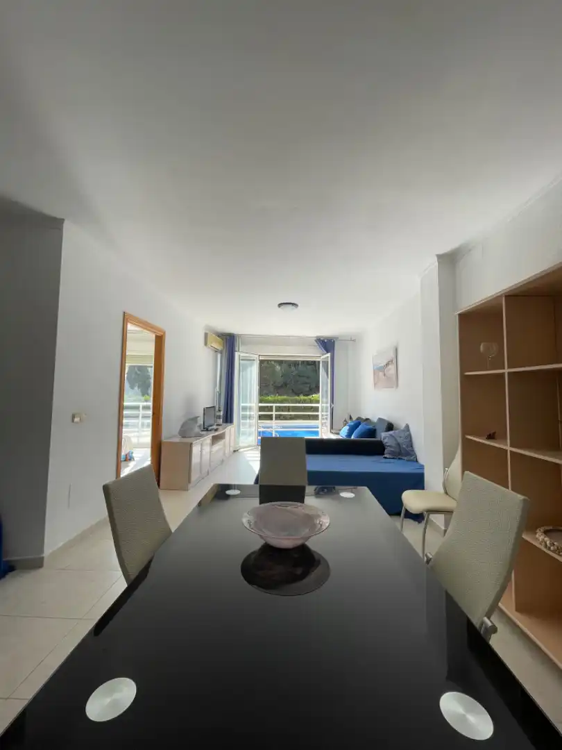 Sala d'estar de Pis en venda en Mijas amb Aire condicionat, Piscina i Moblat