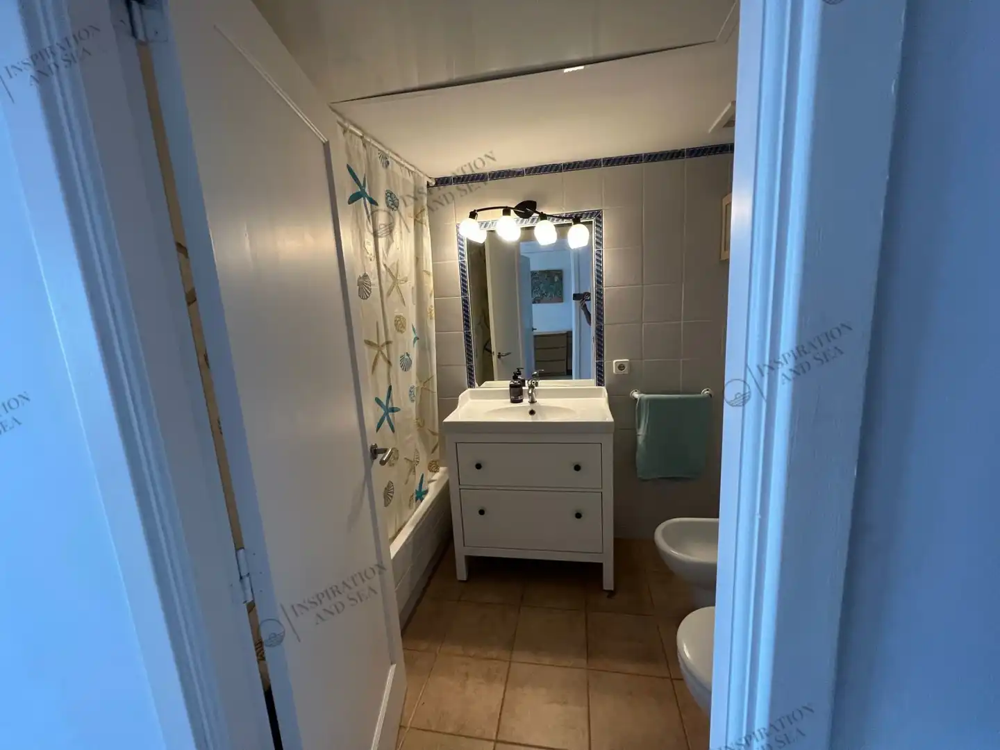 Badezimmer von Dachboden zur Miete in Santa Eulària des Riu mit Klimaanlage, Heizung und Terrasse