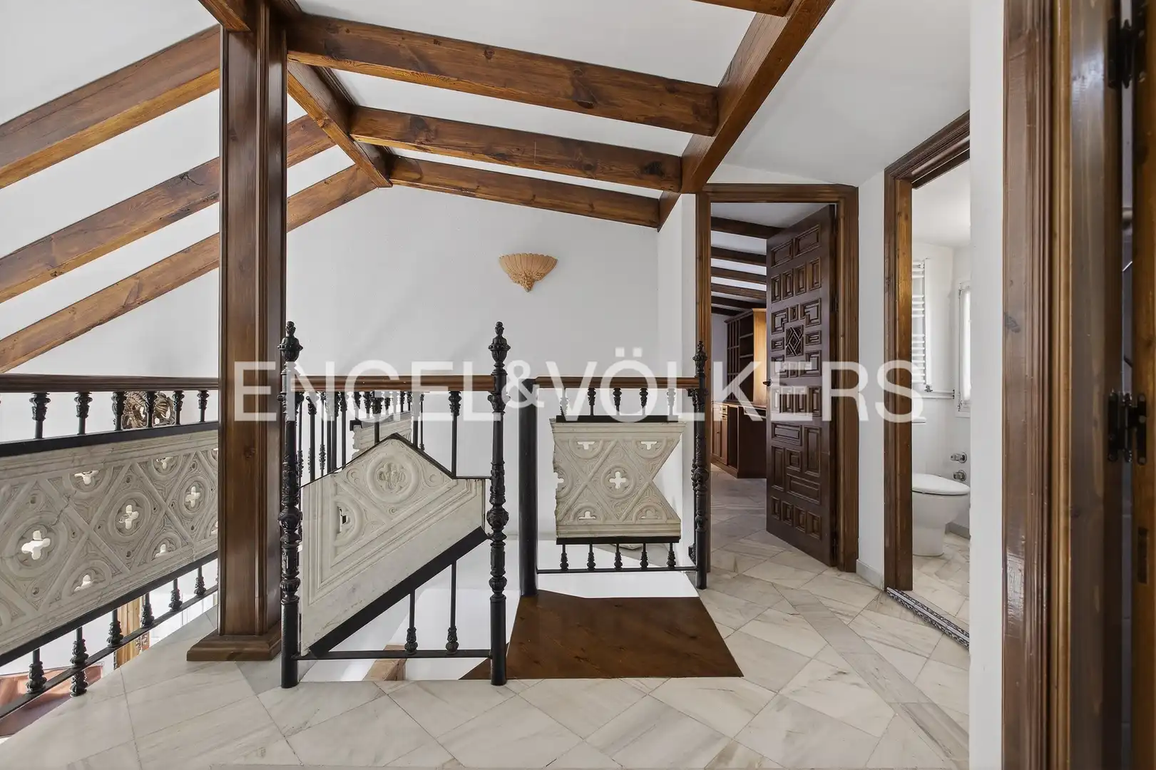 Houses for sale in Sevilla  with Air Conditioner, Heating and Parquet flooring