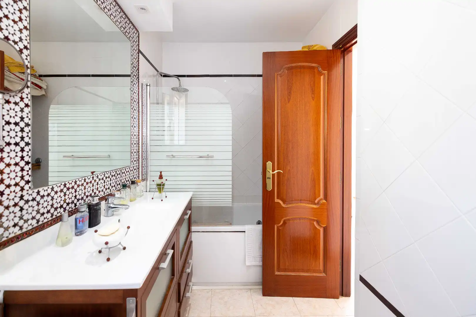 Bany de Casa o xalet en venda en Málaga amb Aire condicionat, Calefacció i Jardí privat