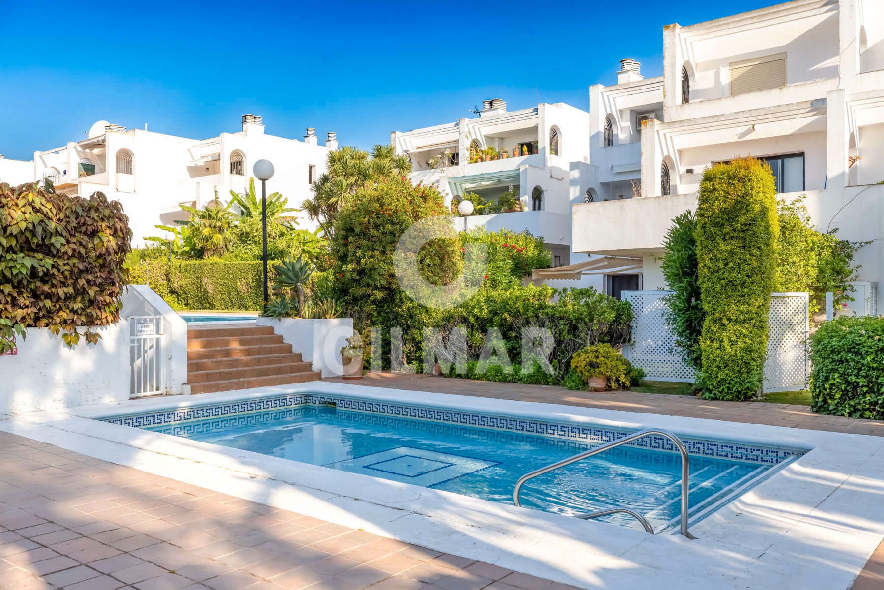 Jardí de Apartament en venda en Sotogrande amb Aire condicionat, Terrassa i Piscina comunitària