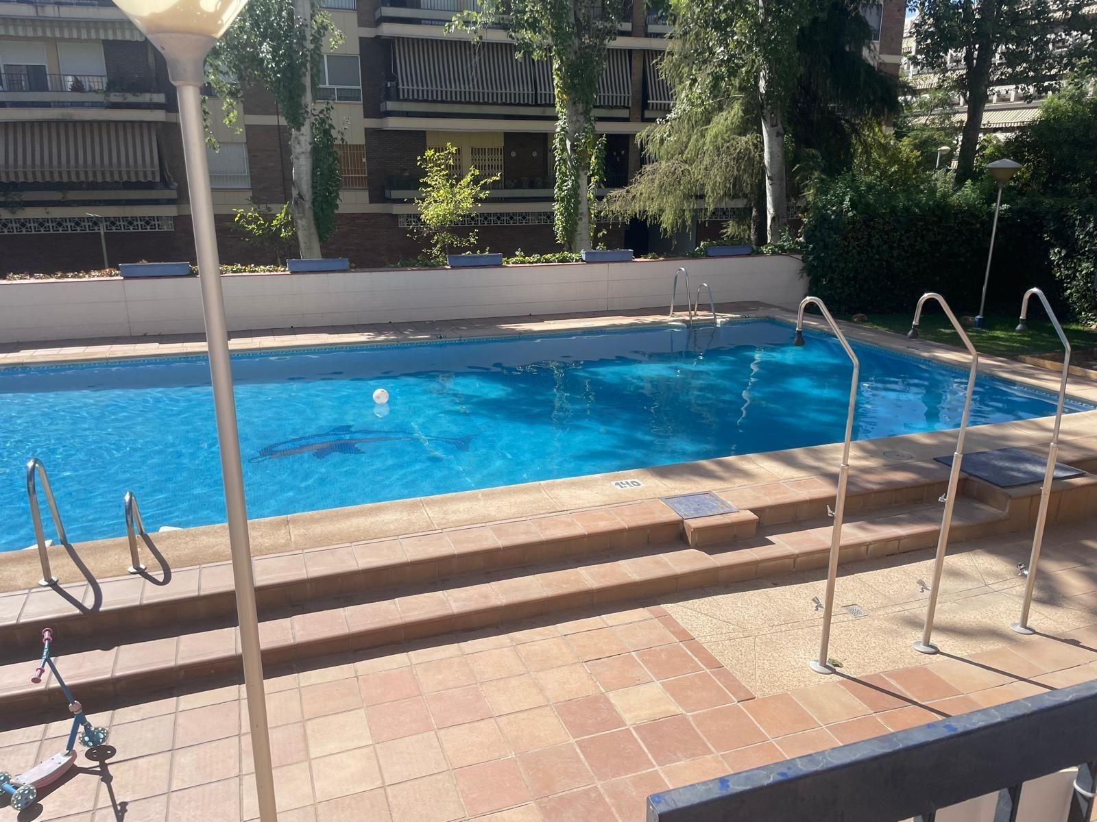 Piscina de Pis en venda en  Córdoba Capital amb Calefacció, Jardí privat i Balcó