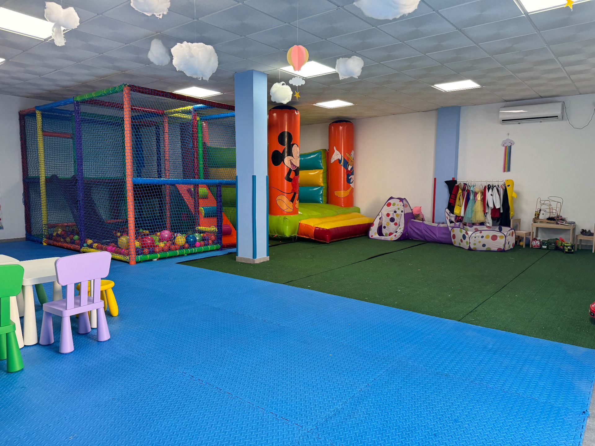 Geschaftsraum zum verkauf in Los Palacios y Villafranca mit Klimaanlage, Heizung und Möbliert