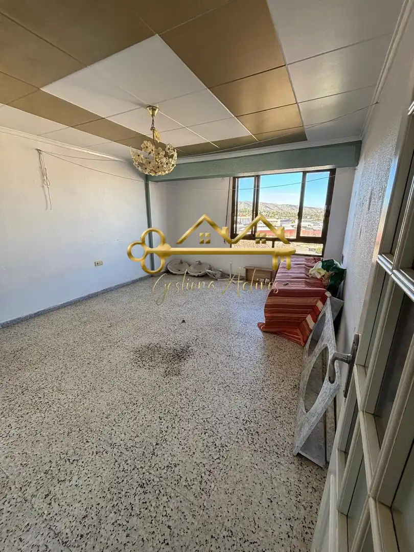 Vista exterior de Pis en venda en Ontinyent amb Traster i Balcó
