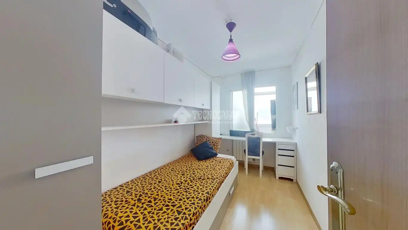 Bedroom of Flat for sale in Cerdanyola del Vallès  with Air Conditioner, Heating and Balcony