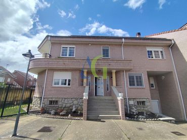 House with pool for sale in JUAN FERNANDEZ GARCIA - URBANIZACIÓN VILLAZULEMA