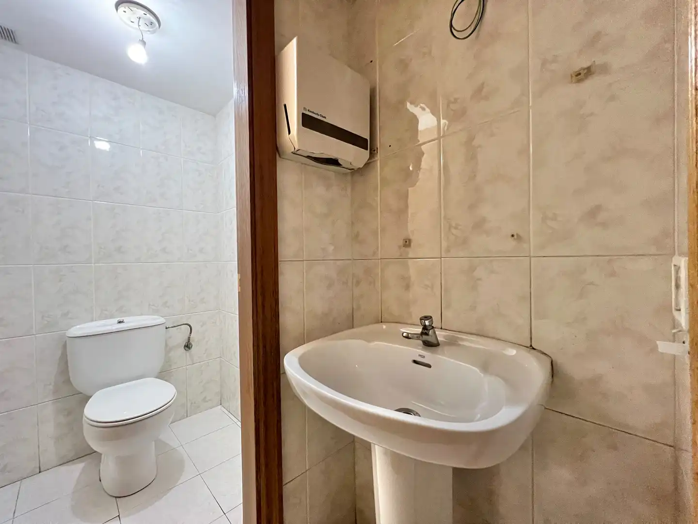 Badezimmer von Geschaftsraum zur Miete in Reus