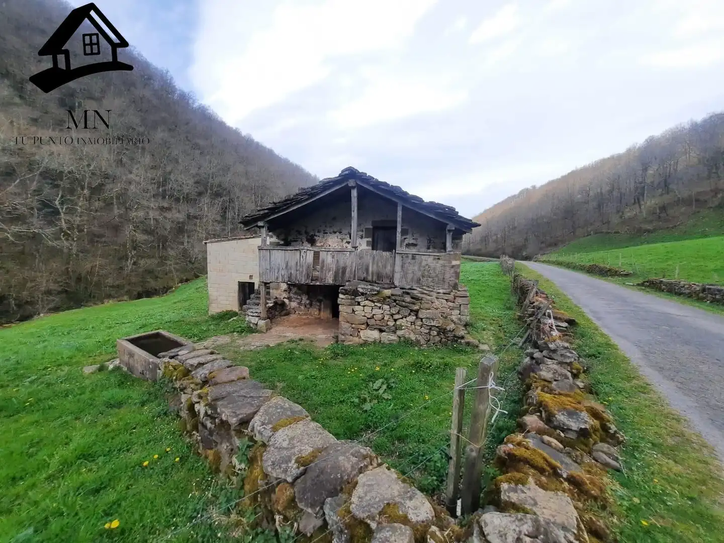Casa rústica amb jardí en venda a Vega de Pas