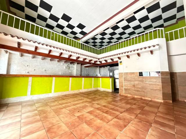 Local comercial en Alquiler en Calle Fernando Díaz de Mendoza, 25 en San Gabriel