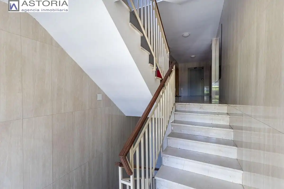 Flat for sale in Granada  with Heating