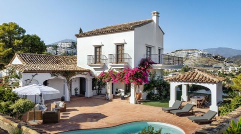 VILLA DE ESTILO ANDALUZ EN MARBELLA