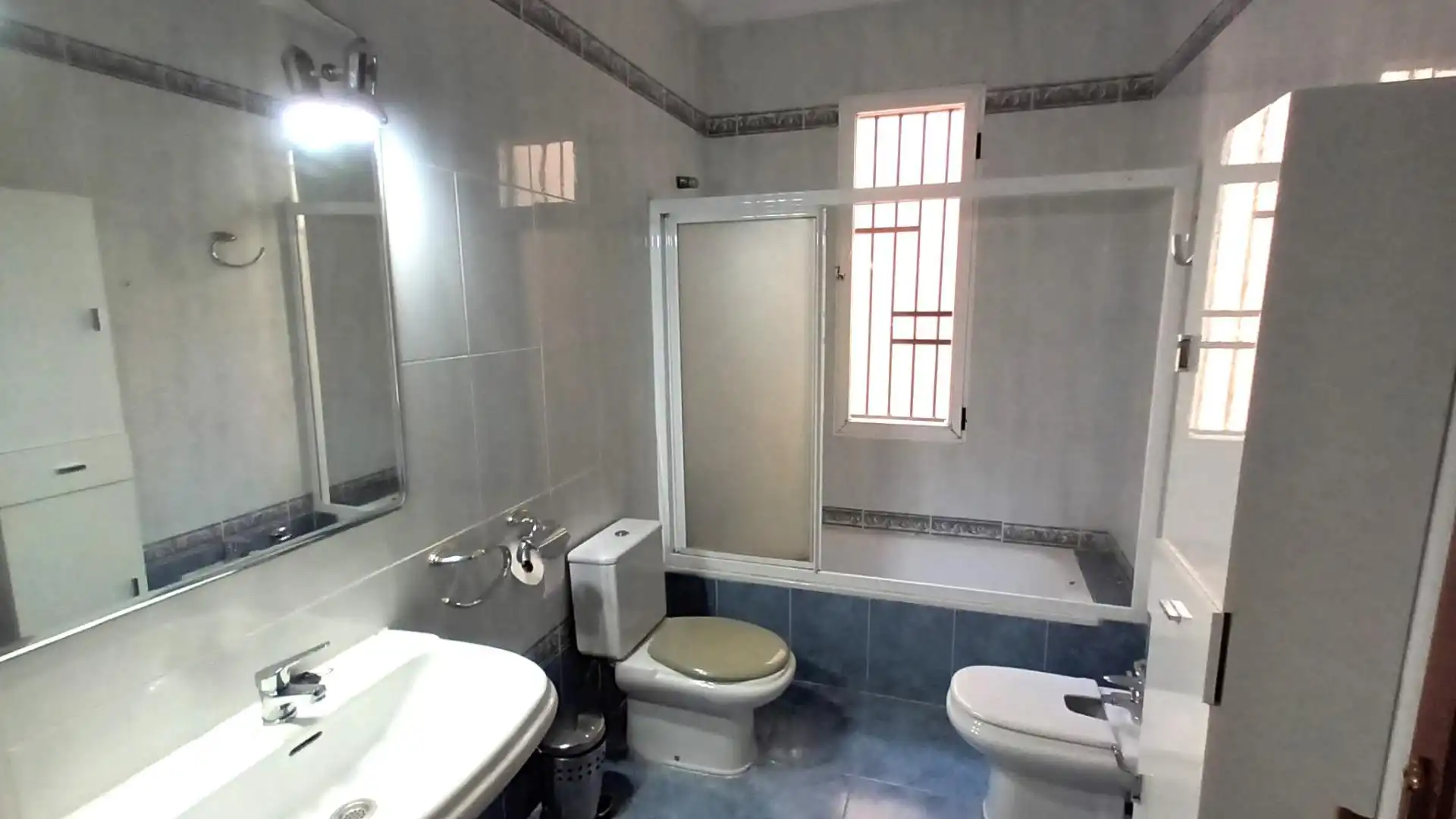 Baño de Piso de alquiler en Valencia con Aire acondicionado y Amueblado