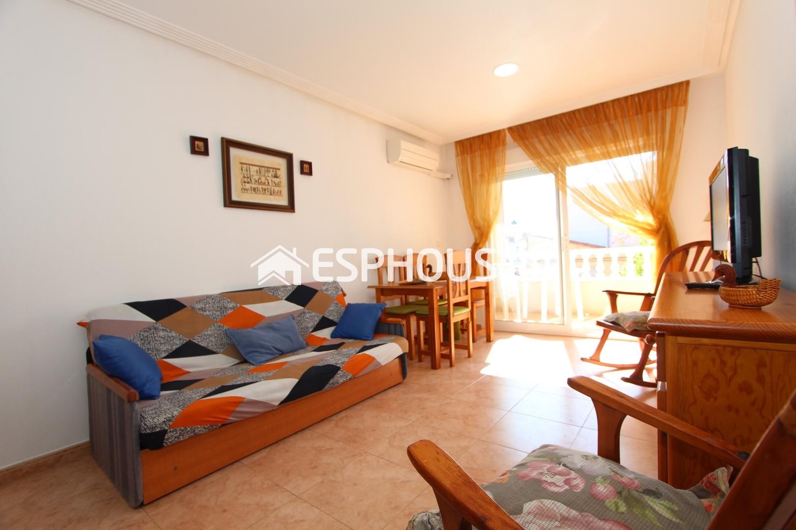 Living room of Apartment for sale in Guardamar del Segura  with Air Conditioner, Terrace and Furnished
