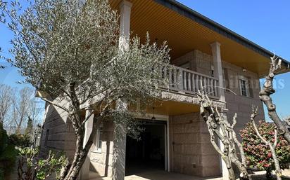 Vista exterior de Casa o xalet en venda en Verín amb Terrassa, Piscina i Balcó