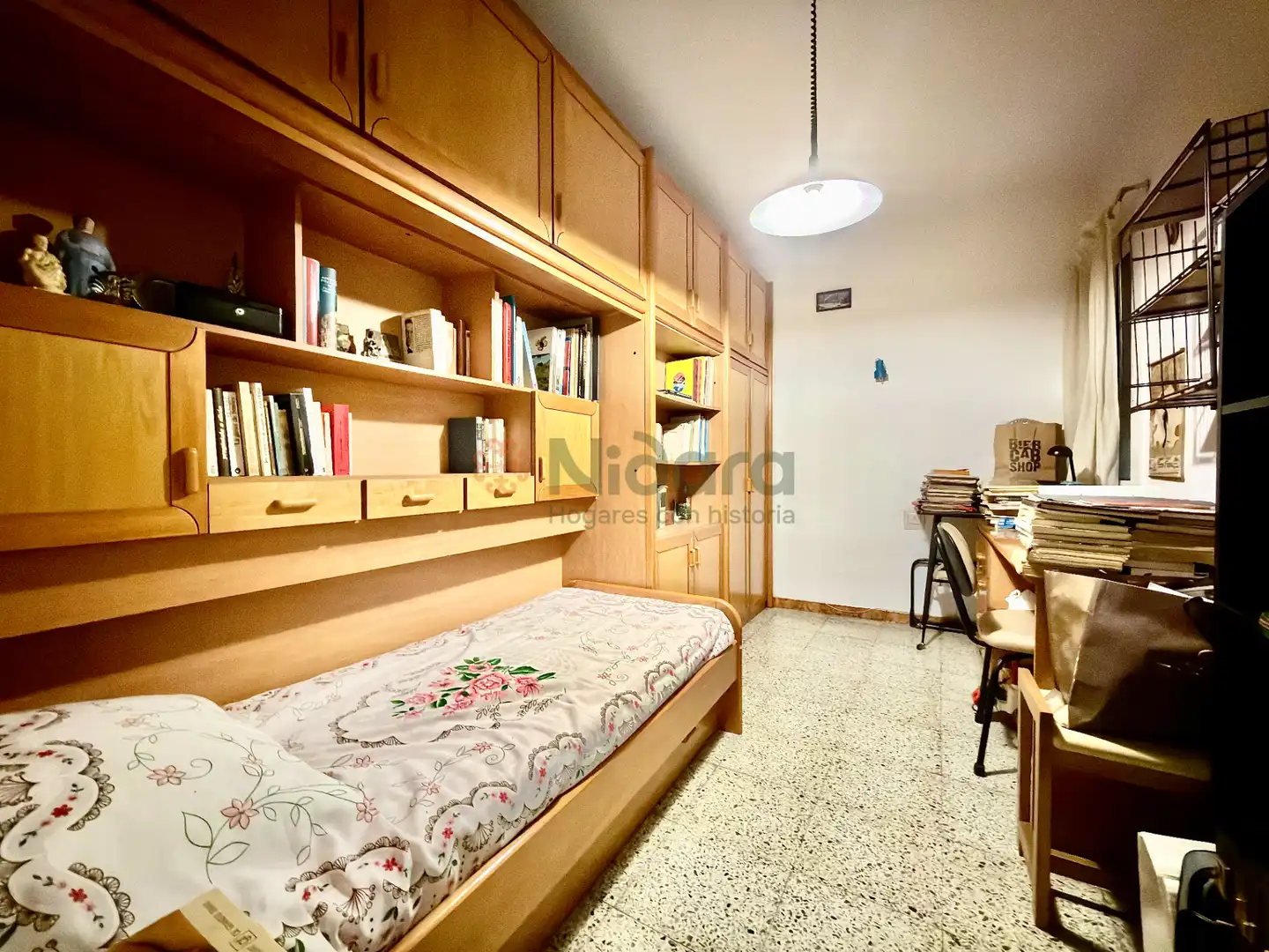Schlafzimmer von Wohnung zum Verkauf in Barcelona mit Möbliert, Ofen und Balkon