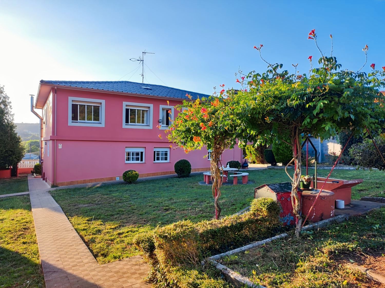 Jardí de Casa o xalet en venda en Cambre  amb Calefacció, Jardí privat i Terrassa