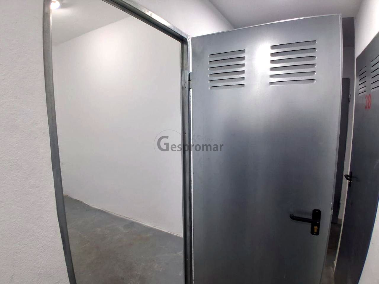 Trastero de alquiler en De Ampelido, Puerta del Ángel, Latina