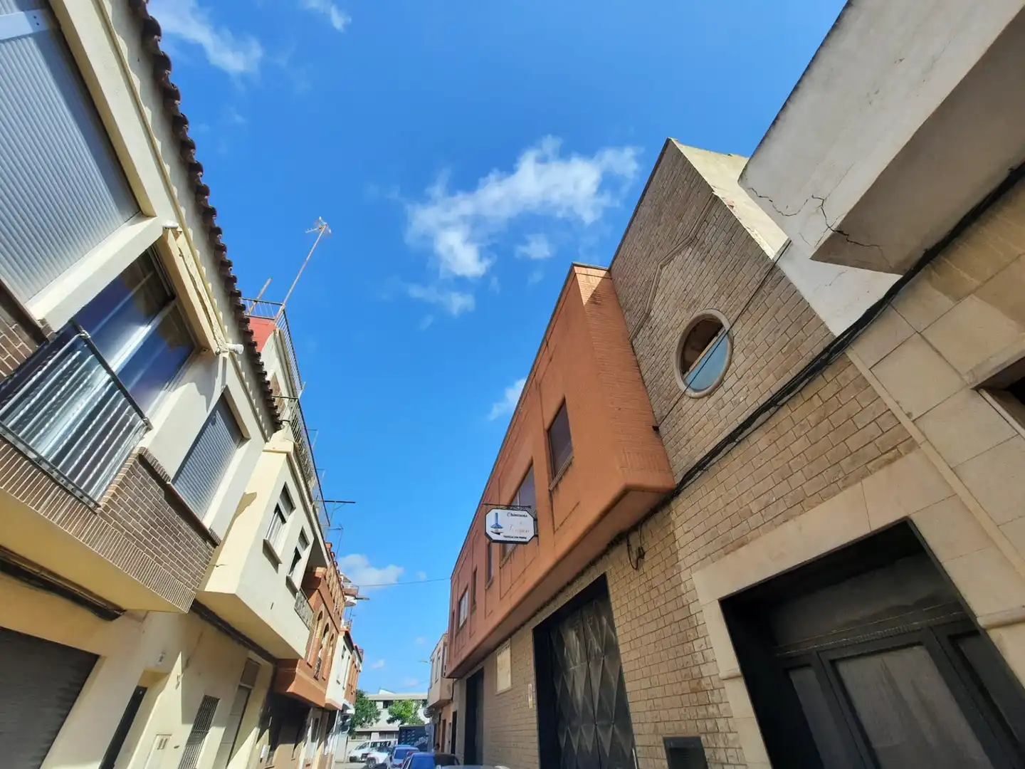 Vista exterior de Edifici en venda en Castellón de la Plana / Castelló de la Plana