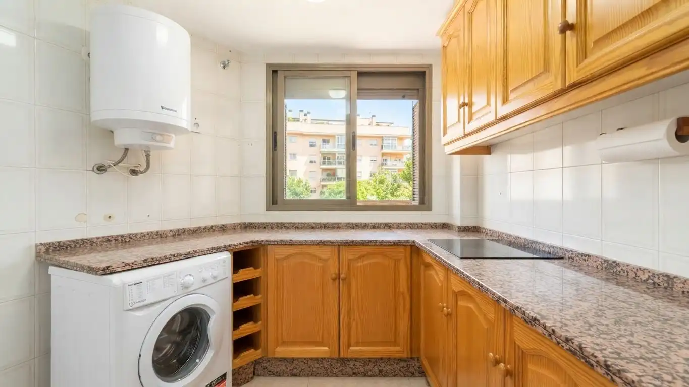 Cuina de Pis en venda en Fuengirola amb Terrassa, Traster i Moblat