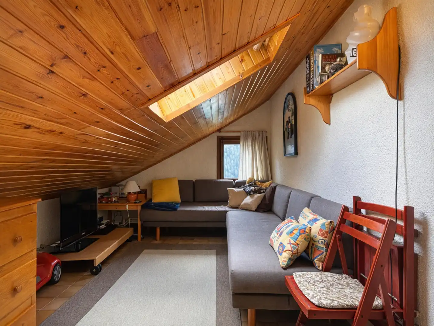 Sala de estar de Casa o chalet en venta en Toses con Calefacción, Jardín privado y Parquet