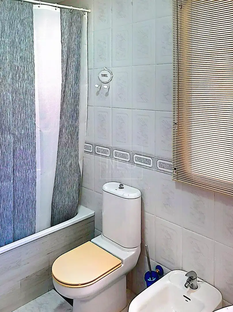 Baño de Casa o chalet en venta en Cúllar Vega con Aire acondicionado, Calefacción y Jardín privado