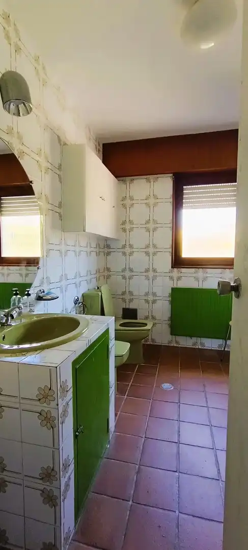Bany de Casa o xalet en venda en Oleiros amb Calefacció, Terrassa i Balcó
