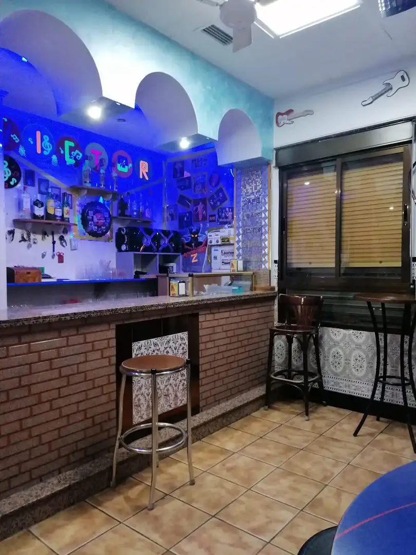 Einfamilien-Reihenhaus zum Verkauf in Martos mit Klimaanlage, Heizung und Terrasse