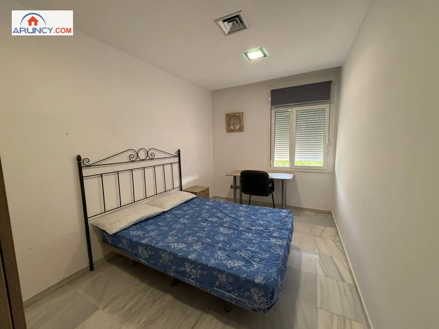 Bedroom of Flat for sale in Sevilla  with Air Conditioner, Terrace and Storage room