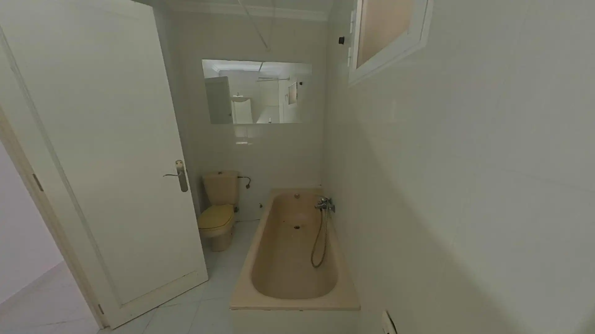 Badezimmer von Wohnungen zum Verkauf in Mazarrón