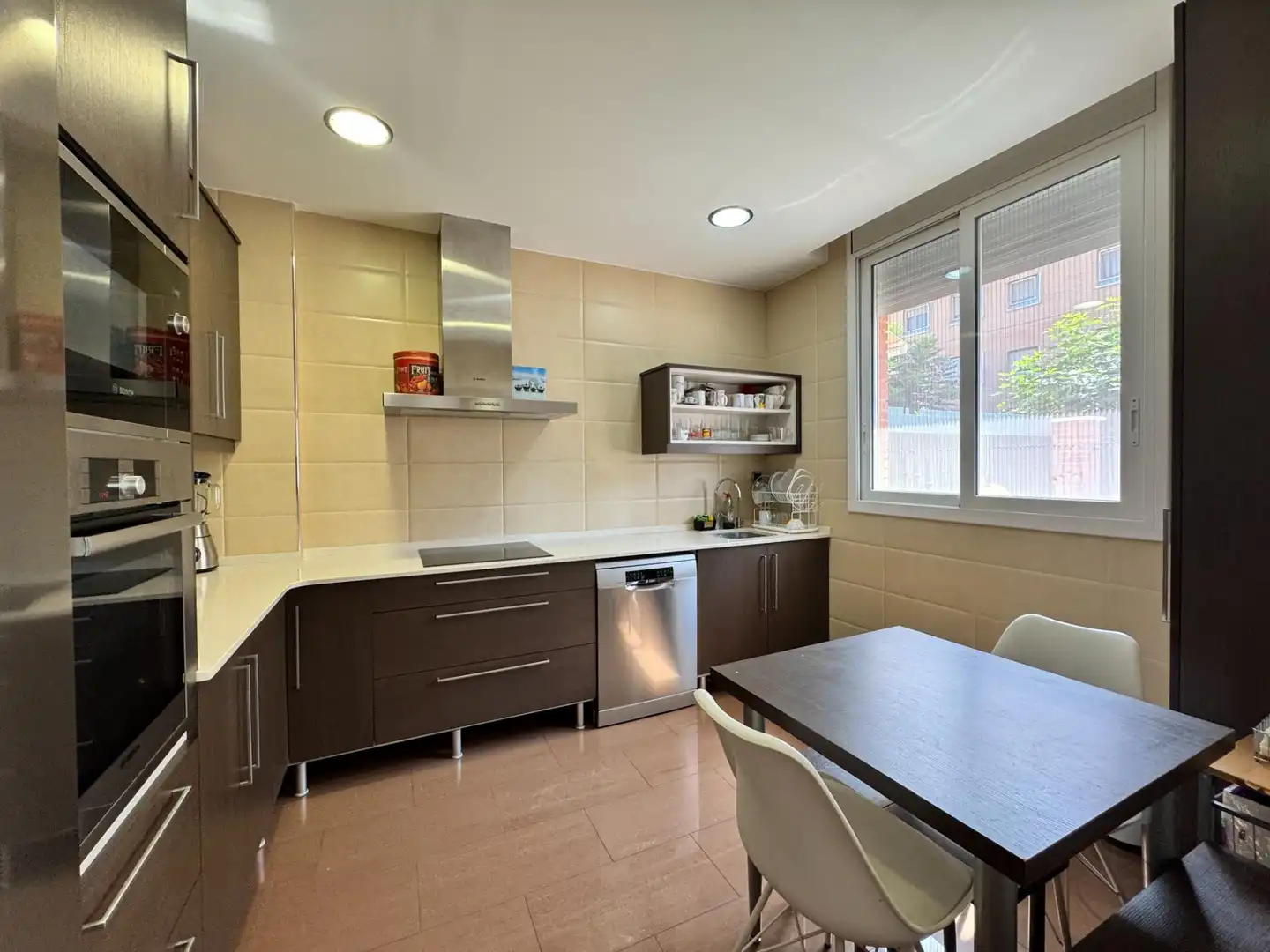 Cocina de Casa adosada en venta en Gavà con Aire acondicionado, Calefacción y Jardín privado