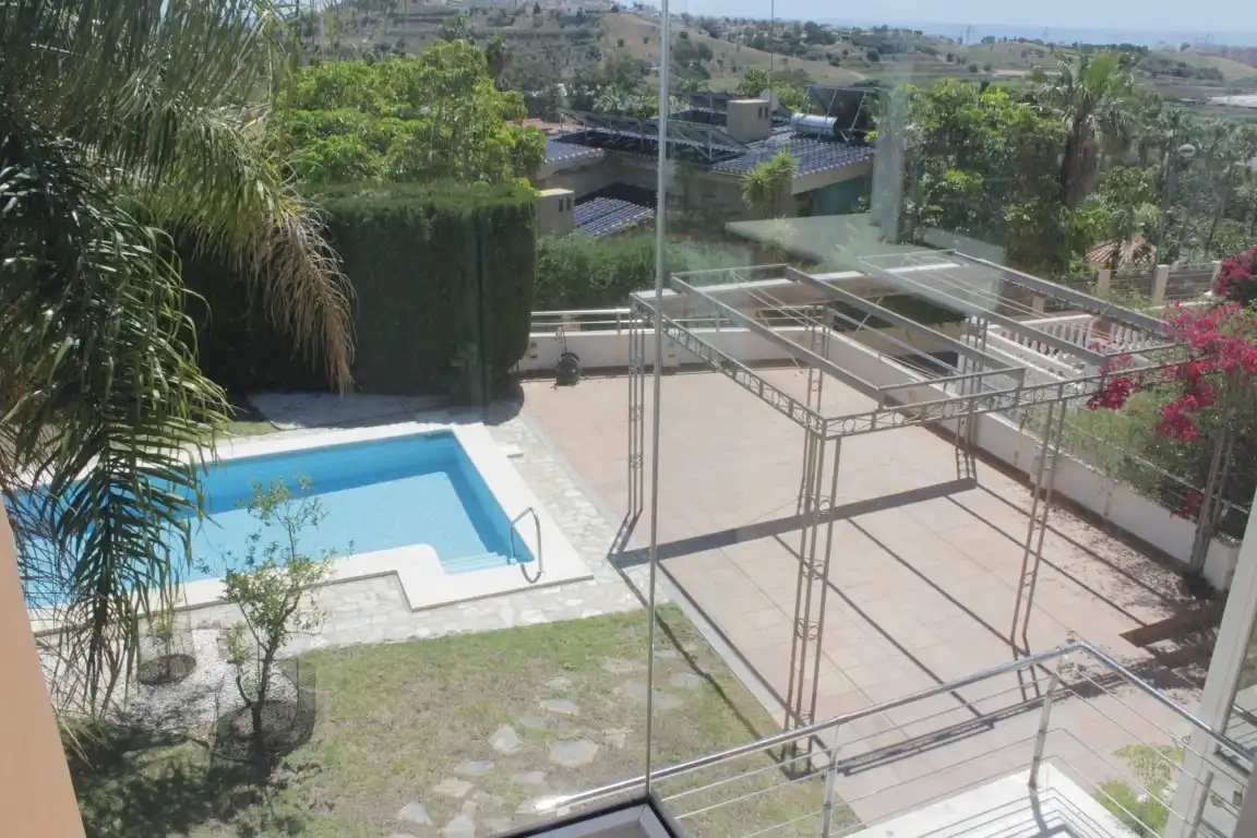 Swimming pool of Houses for sale in Vélez-Málaga  with Air Conditioner, Heating and Private garden